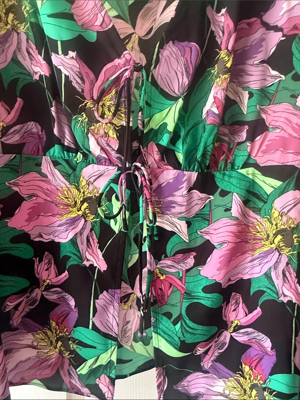 Express Black Floral Tie-Front V-Neck Blouse in Pink & Green - Picture 4 of 8